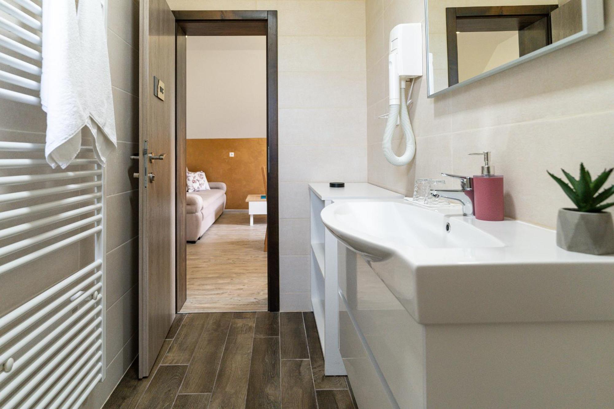 Deluxe Apartment With Jacuzzi - Patar Rakovica Zimmer foto